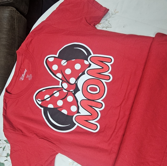 . Disney Minnie Mouse Mom And Dad red Tee shirt. 100% cotton - Picture 7 of 10
